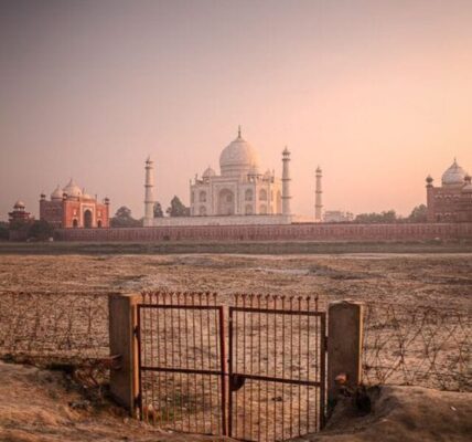 Top 10 Places To Visit In Agra